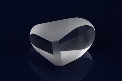 藍(lán)寶石玻璃用CNC機(jī)床好加工嗎？